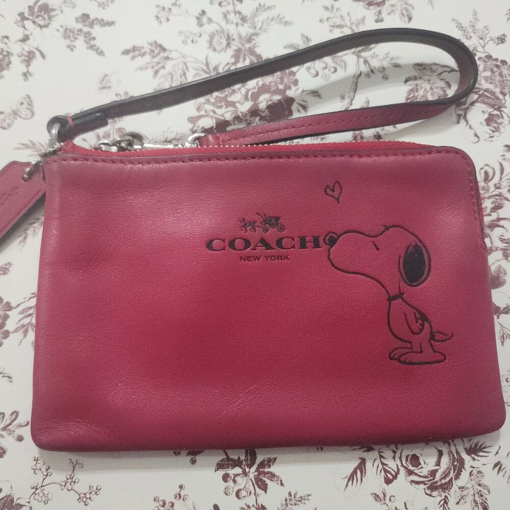 Coach Snoopy Peanuts Red Wristlet Leather